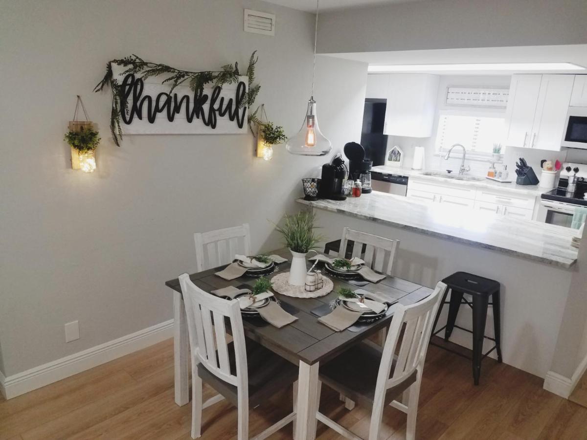 Cozy 3 Bed 2.5 Bath Located Near Busch Gardens Apartament Tampa Zewnętrze zdjęcie