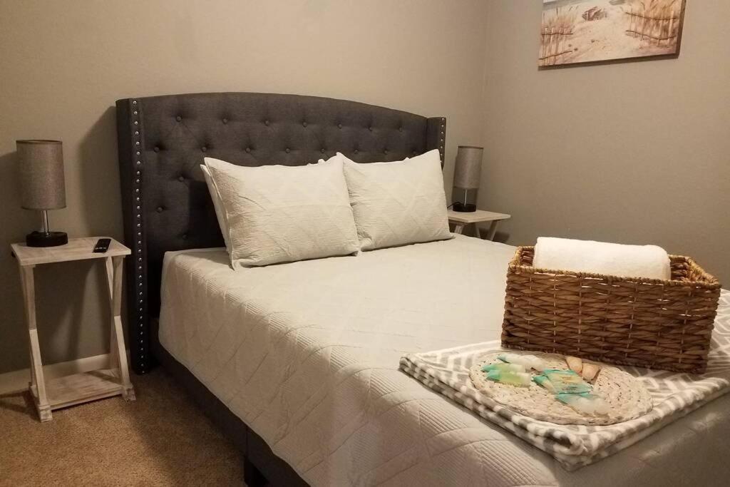 Cozy 3 Bed 2.5 Bath Located Near Busch Gardens Apartament Tampa Zewnętrze zdjęcie