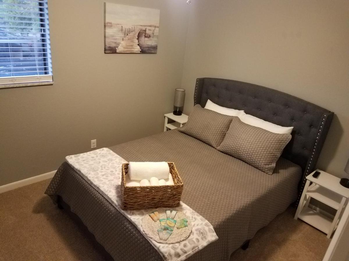 Cozy 3 Bed 2.5 Bath Located Near Busch Gardens Apartament Tampa Zewnętrze zdjęcie